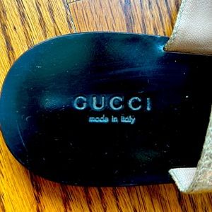 Gold Gucci flip flops size 35